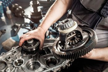 Как понять, что с трансмиссией что-то не так? - фото